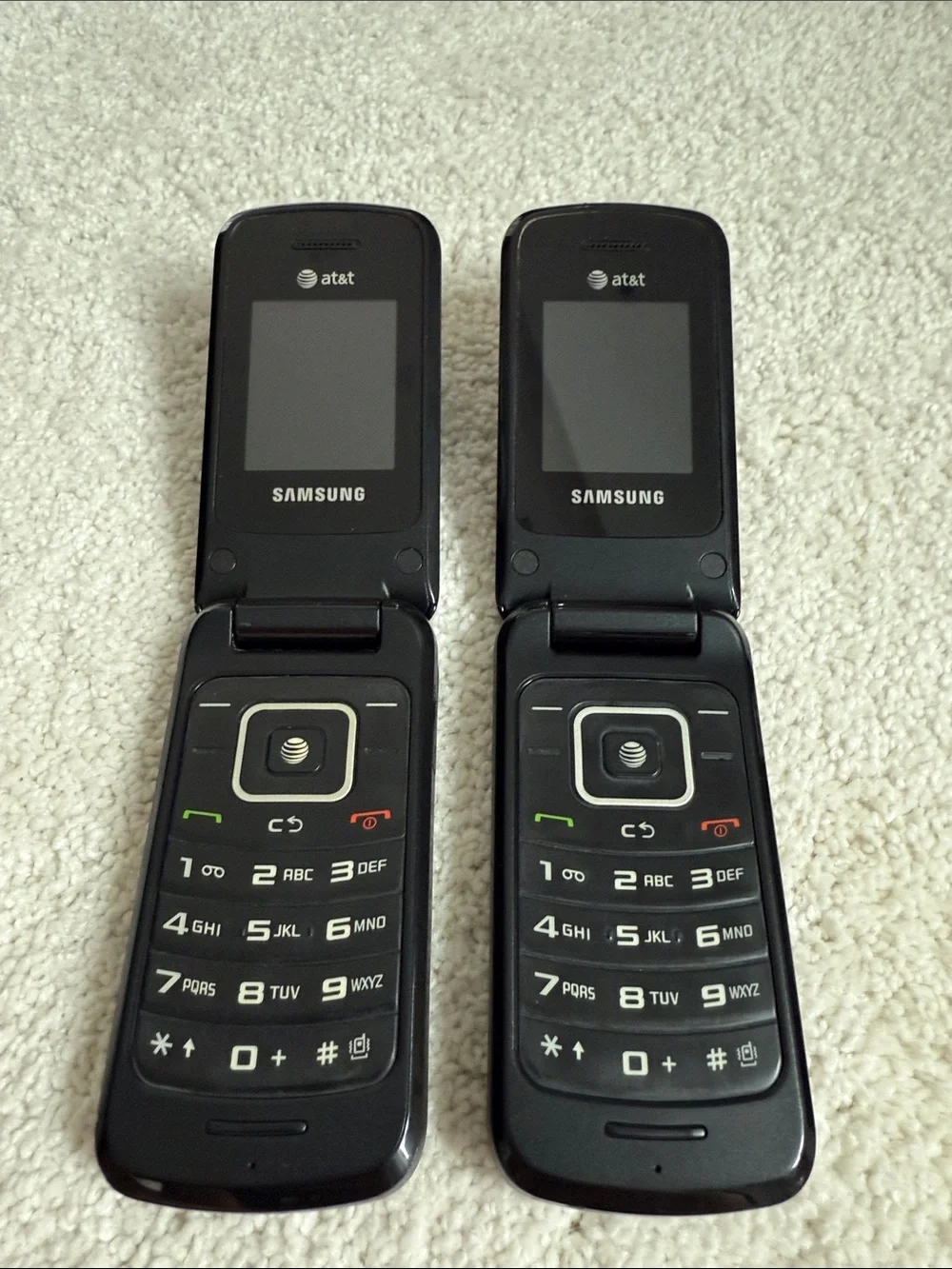 Samsung & Motorola Bundle Cell Phones Black Flip Phones 📞 📱☎️